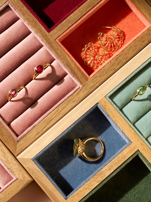 <em>Bonbonnières</em>